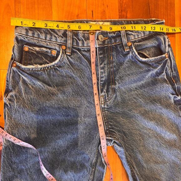 We the free Flared Jeans sz 26 like new blue relaxed jean - Picture 5 of 10